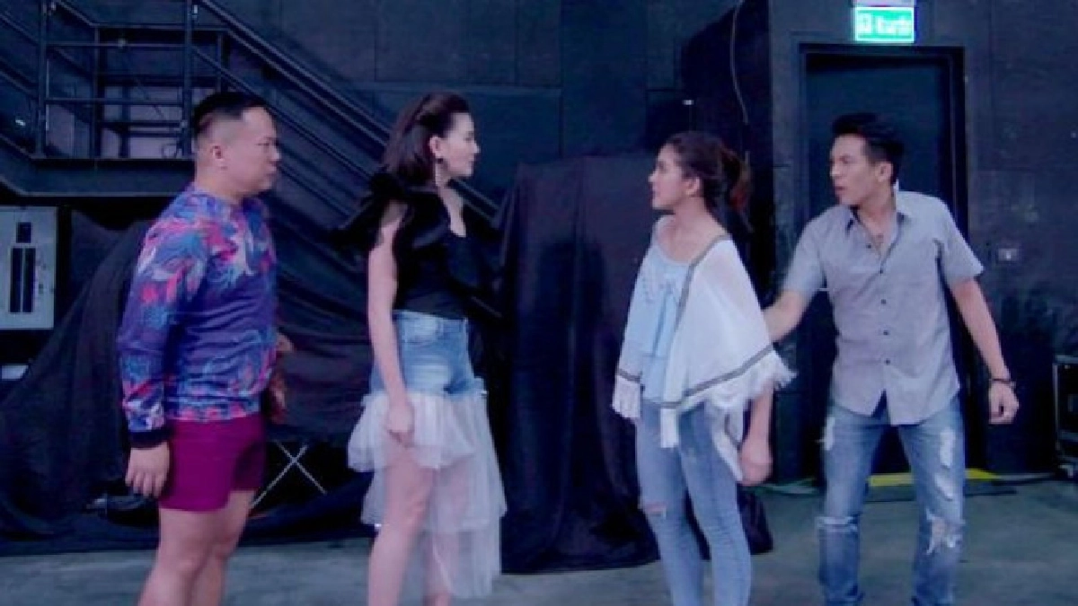 ตบมาตบกลับไม่โกง!! 'หนูนา-วิว' จัดไปคนละฉาด ตบมาตบกลับไม่โกง!! 'หนูนา-วิว' จัดไปคนละฉาด