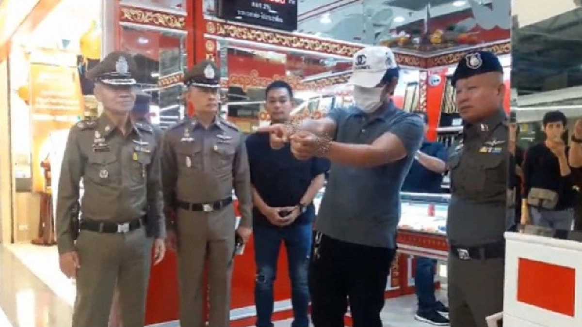 รวบโจร !! "วิ่งราวทรัพย์" ร้านทองบิ๊กซีบางพลี(คลิป) รวบโจร !! "วิ่งราวทรัพย์" ร้านทองบิ๊กซีบางพลี(คลิป)