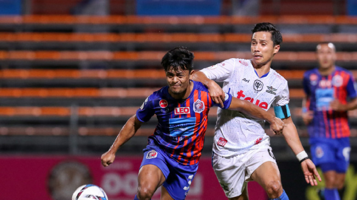 ไม่ไว้หน้า!! "แข้งเทพ"ปูพรมถล่ม"ท่าเรือ" 3-0 ไม่ไว้หน้า!! "แข้งเทพ"ปูพรมถล่ม"ท่าเรือ" 3-0
