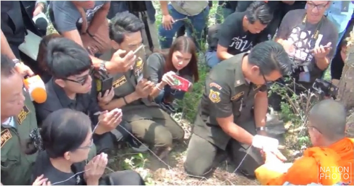 แเม่นิมนต์พระทำพิธีเชิญวิญญาณ'น้องอิน'กลับบ้าน