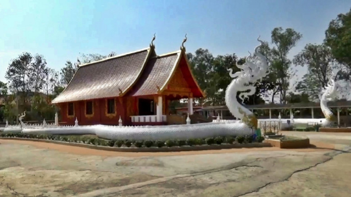 ฮือฮา ! "พระอาทิตย์ทรงกลด" เหนือวัดโบราณอายุกว่า 1,000 ปี ฮือฮา ! "พระอาทิตย์ทรงกลด" เหนือวัดโบราณอายุกว่า 1,000 ปี