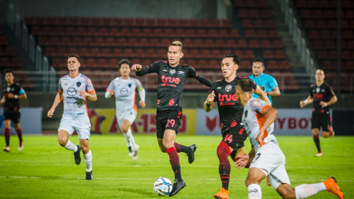 ปลดล็อคในบ้าน"เเข้งเทพ"ทุบ"โคราช" 2-0 ปลดล็อคในบ้าน"เเข้งเทพ"ทุบ"โคราช" 2-0