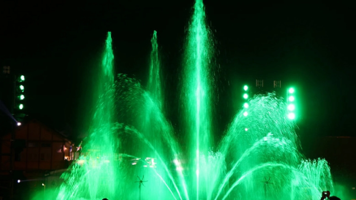 จัดเต็ม !! "น้ำพลุดนตรี" แสง สี เสียง "สงกรานต์พิษณุโลก"