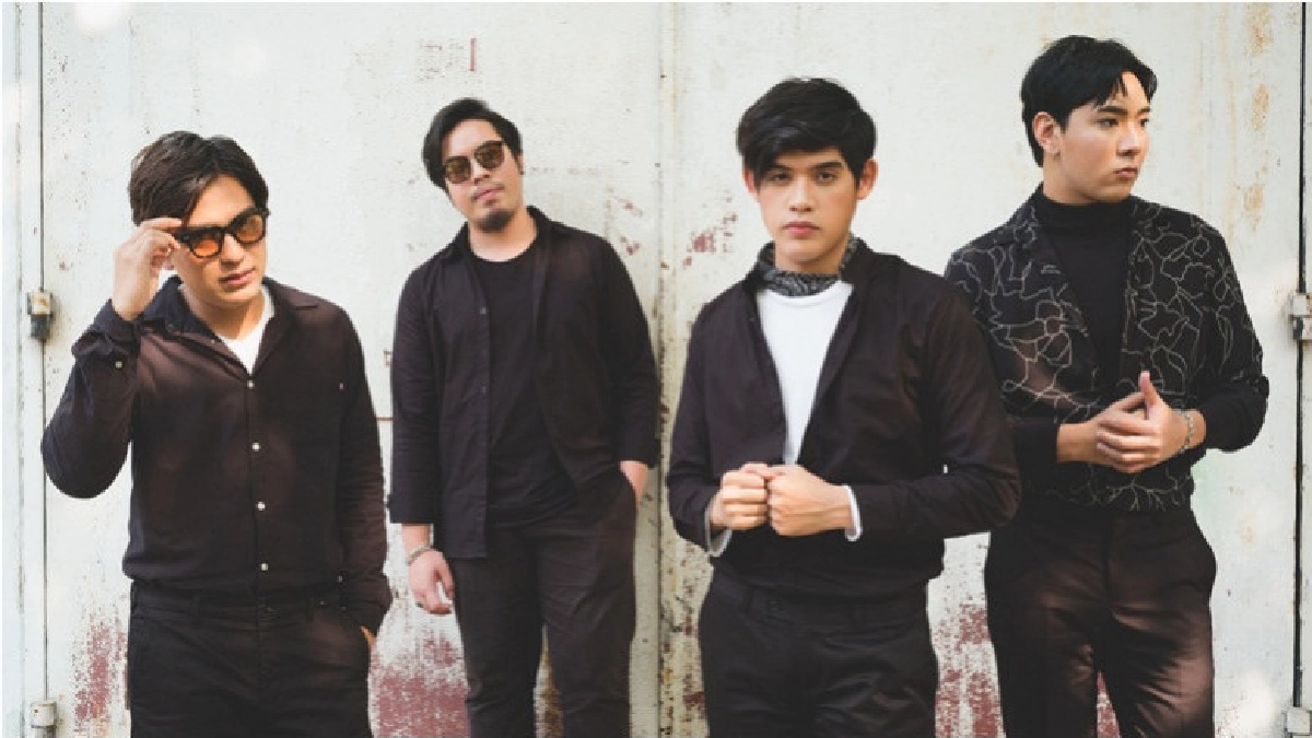 'รีบฟังก่อนโดนลบ' เพลงใหม่ของ 4 หนุ่มวง 'Gliss' 'รีบฟังก่อนโดนลบ' เพลงใหม่ของ 4 หนุ่มวง 'Gliss'