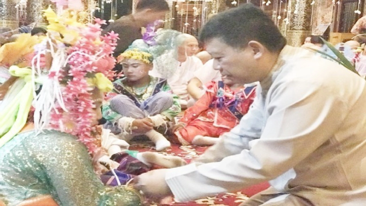 "ปาย"ฮ้องขวัญส่างลอง-บวชลูกแก้ว (ภาพชุด) "ปาย"ฮ้องขวัญส่างลอง-บวชลูกแก้ว (ภาพชุด)