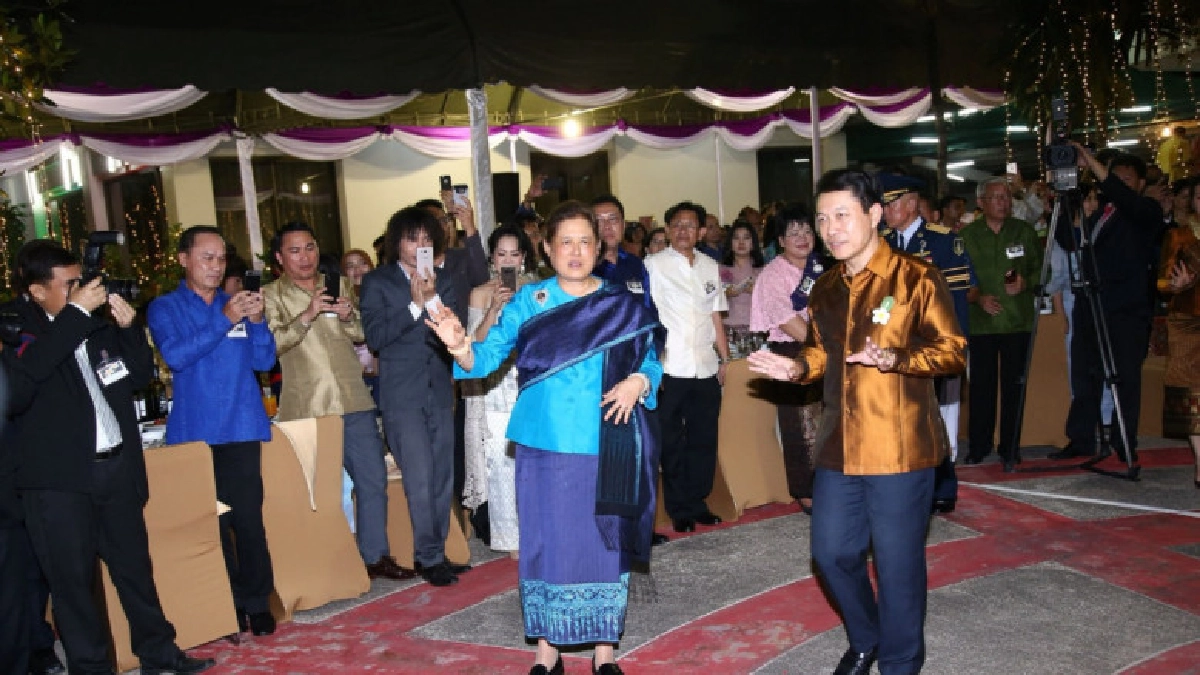 สมเด็จพระเทพฯ ทรงร่วมรำวงลาวในงานสะบายดีปีใหม่ 2561 สมเด็จพระเทพฯ ทรงร่วมรำวงลาวในงานสะบายดีปีใหม่ 2561