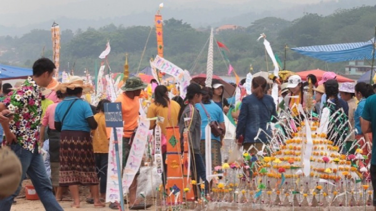ไทย-ลาว จัดสงกรานต์กลางโขงเชื่อมสัมพันธ์