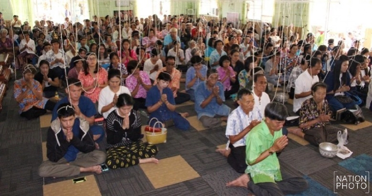 'พะเยา-ลำปาง' ทำบุญ-สร้างเจดีย์ตุง 'วันพญาวัน'