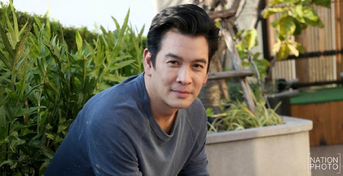 'ชาคริต' เก็บตัวเงียบอยู่กับบ้าน เฝ้าระวังภรรยาคลอดลูกชาย 'ชาคริต' เก็บตัวเงียบอยู่กับบ้าน เฝ้าระวังภรรยาคลอดลูกชาย