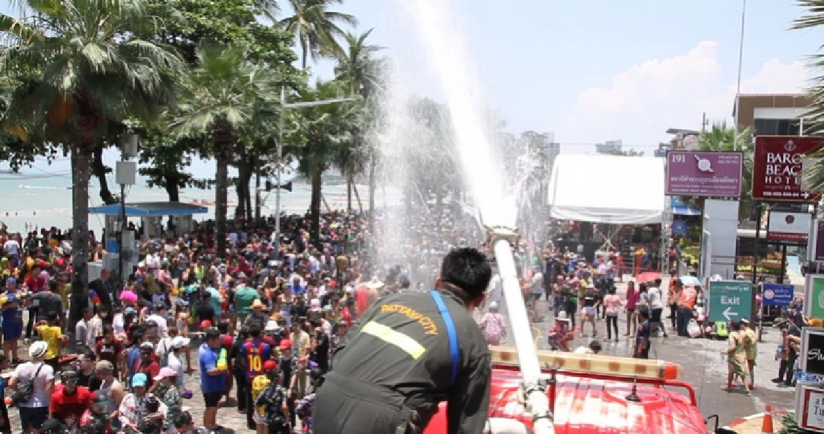 บรรยากาศวันไหลพัทยาสุดคึกคัก !! บรรยากาศวันไหลพัทยาสุดคึกคัก !!