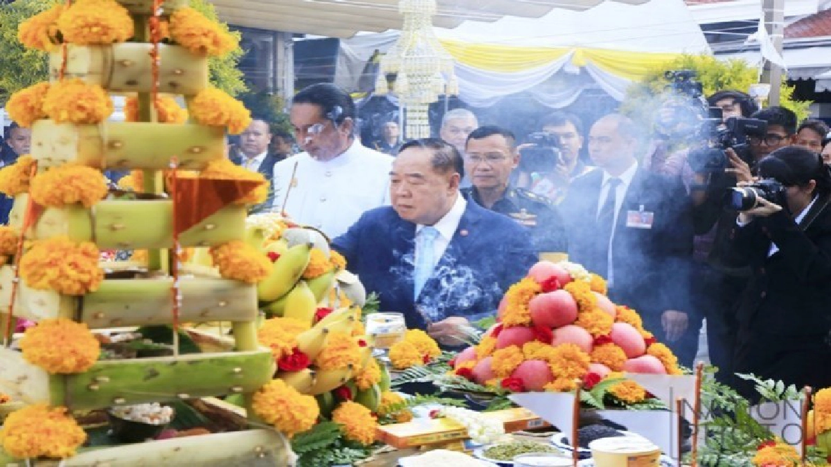 "บิ๊กป้อม"ประกอบพิธีสถาปนาศาลหลักเมืองครบ 236 ปี "บิ๊กป้อม"ประกอบพิธีสถาปนาศาลหลักเมืองครบ 236 ปี
