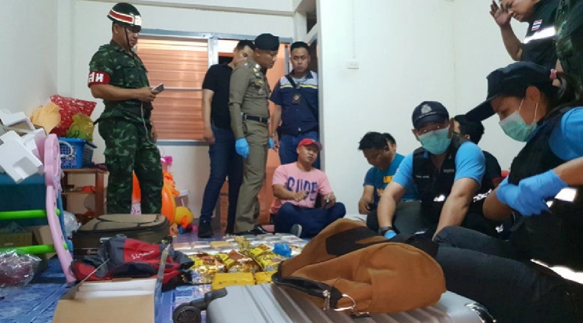 หนุ่มสุพรรณฯซุกยาบ้า-ไอซ์มูลค่าเกือบ 65 ล้านบาท หนุ่มสุพรรณฯซุกยาบ้า-ไอซ์มูลค่าเกือบ 65 ล้านบาท