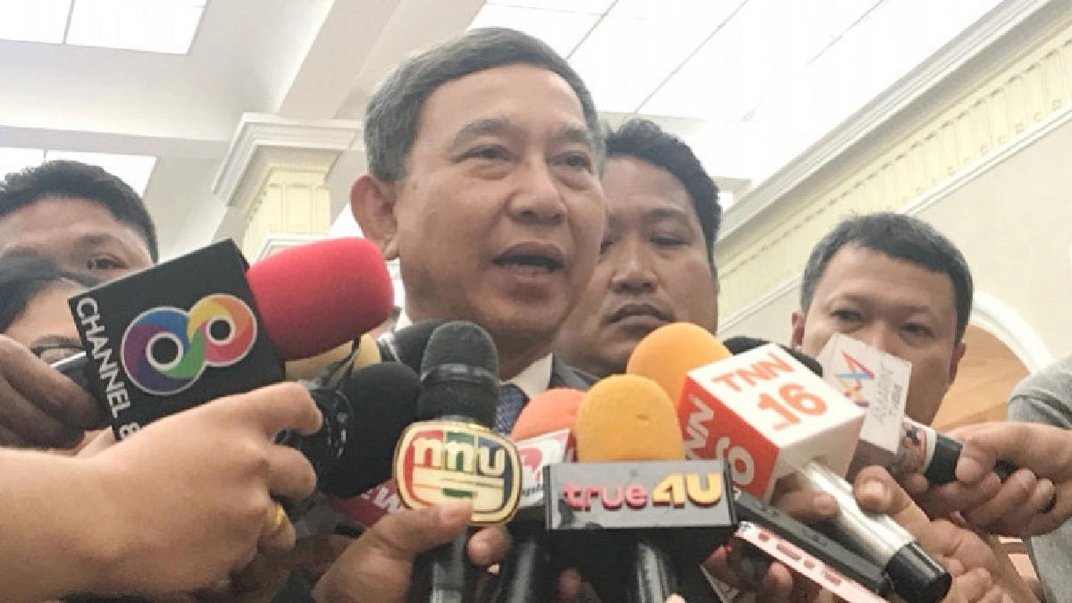 "ประจิน" ระบุไม่รู้ "โหรวารินทร์" ชง รบ.แห่งชาติ "ประจิน" ระบุไม่รู้ "โหรวารินทร์" ชง รบ.แห่งชาติ