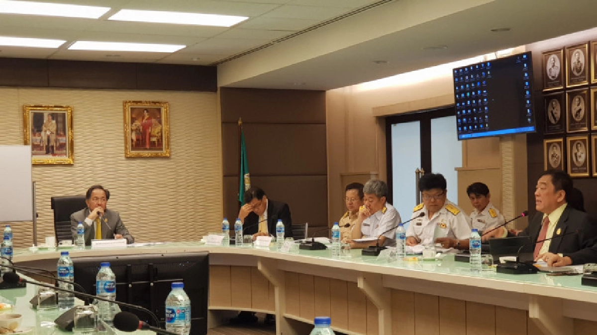 เกษตรฯ ถกแก้ปัญหาราคากุ้งตกต่ำ