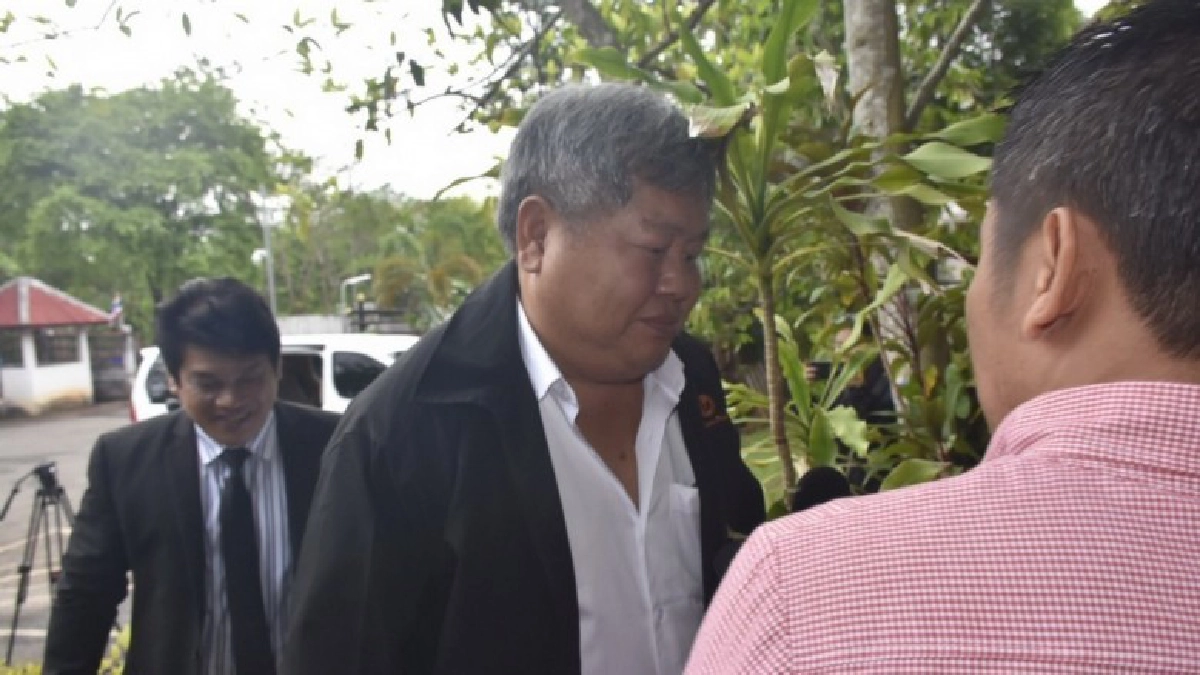 "เปรมชัย"พร้อมพวกรายงานตัวศาลทองผาภูมิผัด7 "เปรมชัย"พร้อมพวกรายงานตัวศาลทองผาภูมิผัด7