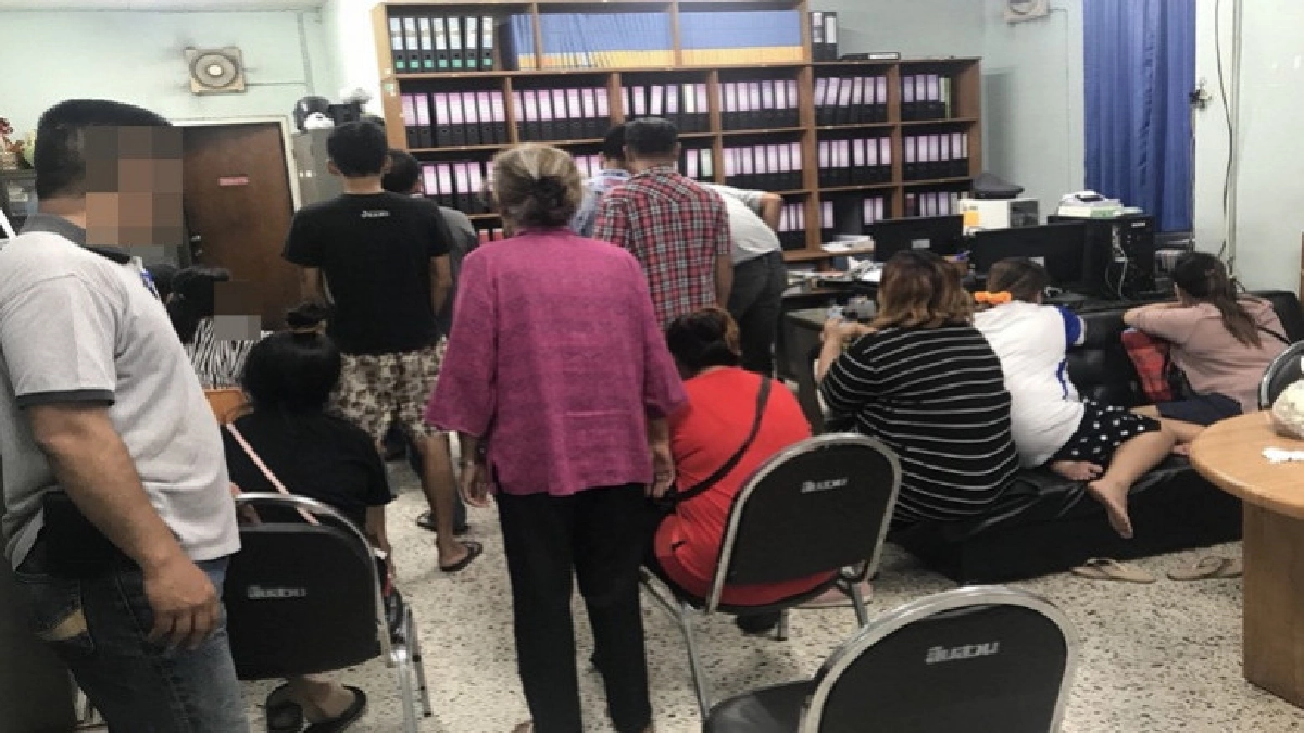 ตร.บุคคโล บุกรวบ 23 เซียนพนันไฮโล-ไพ่ป็อก