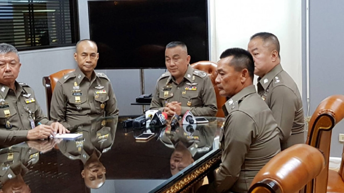 "ศรีวราห์"ไม่กังวลกลุ่มคนอยากเลือกตั้งนัดชุมนุม 5 พ.ค. "ศรีวราห์"ไม่กังวลกลุ่มคนอยากเลือกตั้งนัดชุมนุม 5 พ.ค.