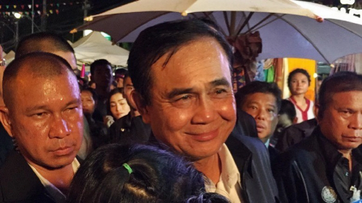 อย่างกับซุปตาร์ !!! "บิ๊กตู่" โดนแฟนคลับรุมล้อมหนัก อย่างกับซุปตาร์ !!! "บิ๊กตู่" โดนแฟนคลับรุมล้อมหนัก
