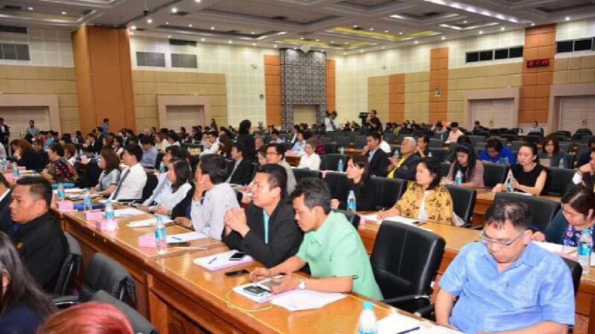 ย้ำ! ช่างตัดผม – ช่างเสริมสวยยังไม่ปลดล็อกอาชีพคนต่างด้าว ย้ำ! ช่างตัดผม – ช่างเสริมสวยยังไม่ปลดล็อกอาชีพคนต่างด้าว