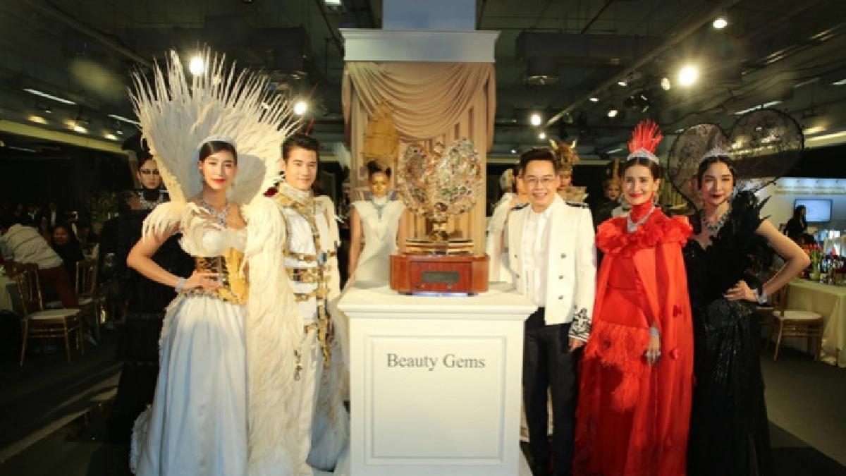 ครั้งแรกเพื่อคนไทย โชว์ "ไข่คอสมอส" เลอค่า! 