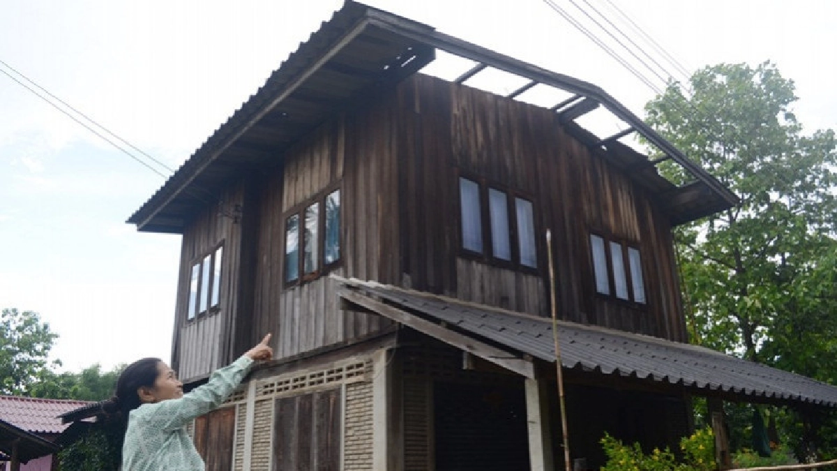 "พายุงวงช้าง" ถล่ม อ.เชียงคำ บ้านเสียหายยับ