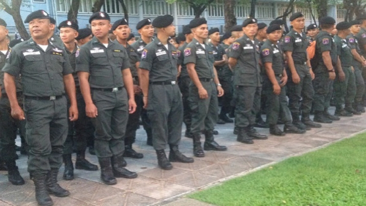 ระดมตำรวจ 20 กองร้อย รับม็อบคนอยากเลือกตั้ง ระดมตำรวจ 20 กองร้อย รับม็อบคนอยากเลือกตั้ง