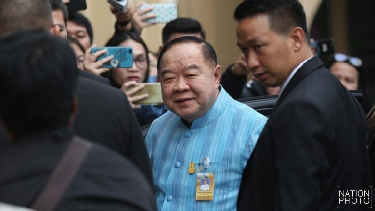 ประวิตร ไฟเขียว ม็อบอ่านแถลงการณ์ อนุสาวรีย์ ปชต.