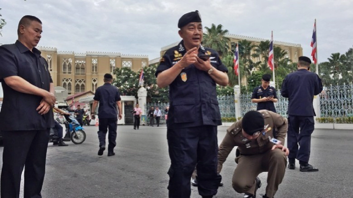 "ศรีวราห์" ยืนบัญชาการคุมเข้มทำเนียบฯ รับมือม็อบ