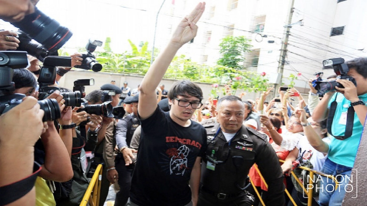 ฝากขัง 15 แกนนำอยากเลือกตั้ง ฝากขัง 15 แกนนำอยากเลือกตั้ง