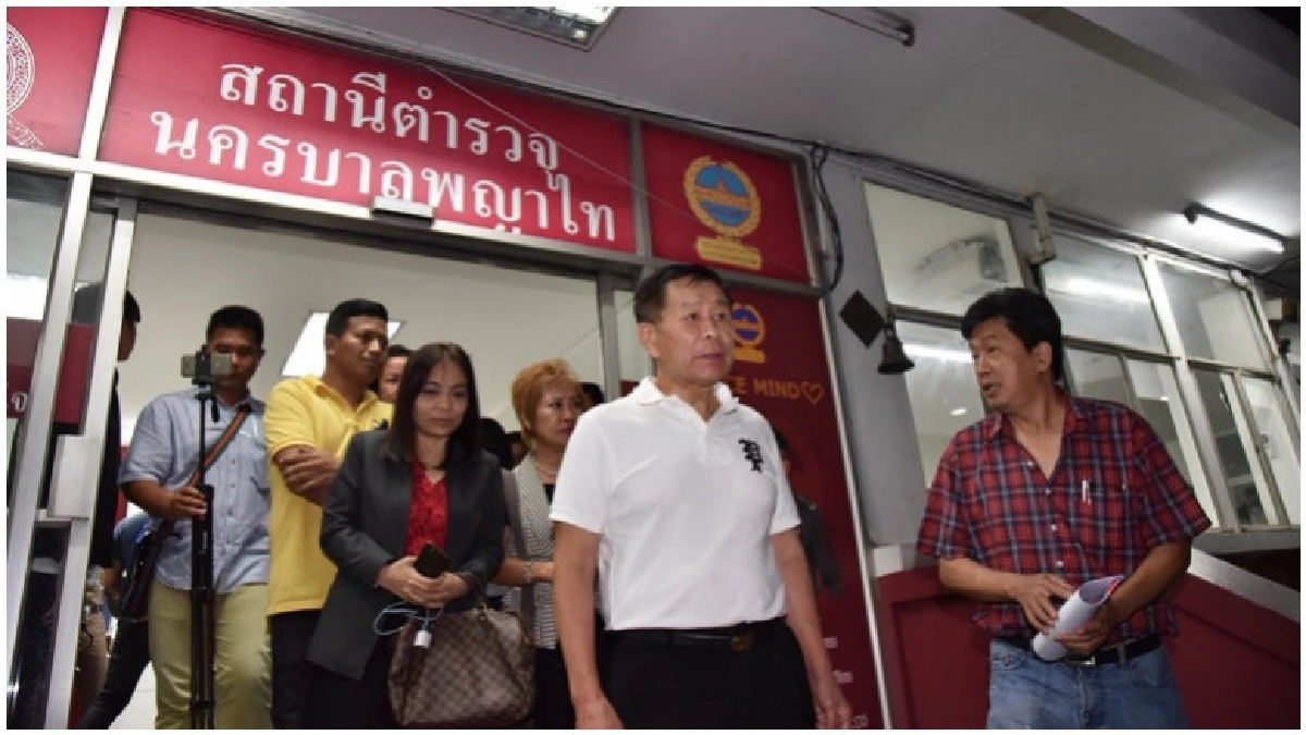"เสรีพิศุทธ์"โร่2โรงพักรุดประกันตัว15แกนนำม็อบอยากเลือกตั้ง "เสรีพิศุทธ์"โร่2โรงพักรุดประกันตัว15แกนนำม็อบอยากเลือกตั้ง