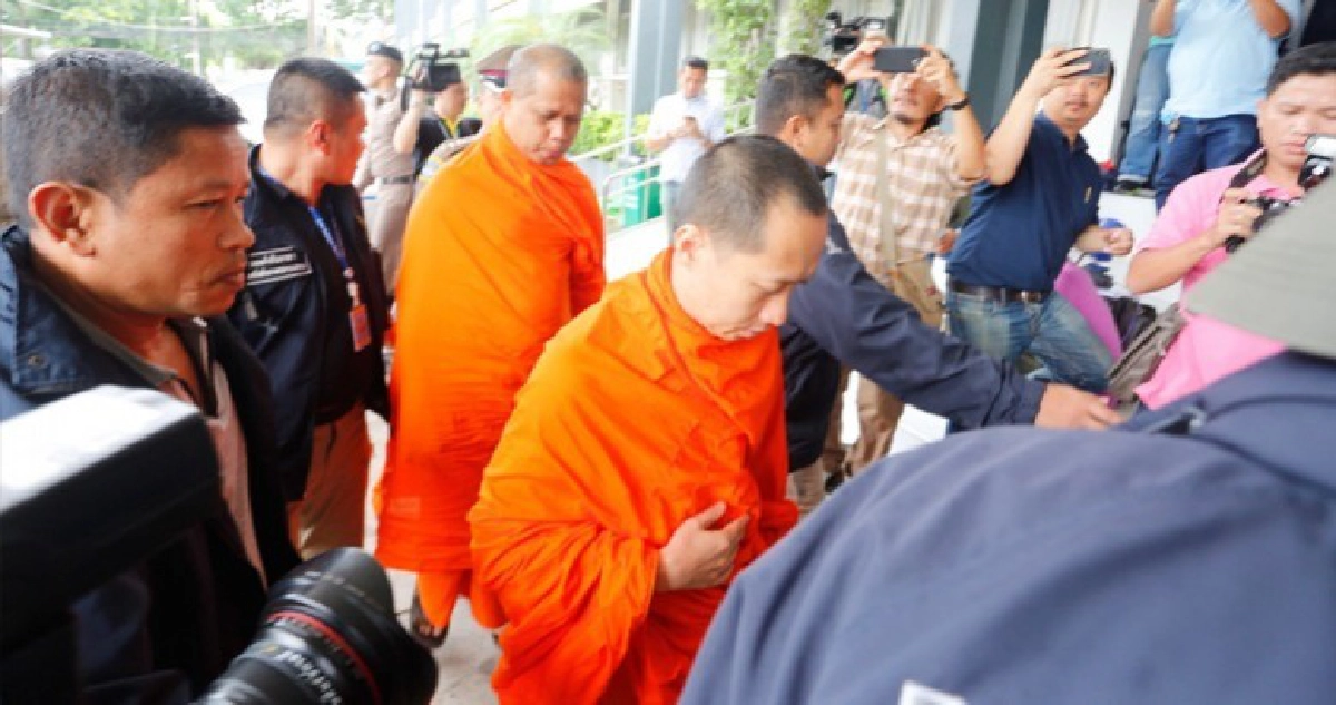 สึก 5 พระเถระ นอนเรือนจำ วืดประกันฟอกเงินทอนวัด สึก 5 พระเถระ นอนเรือนจำ วืดประกันฟอกเงินทอนวัด