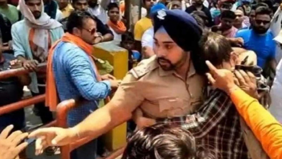 แซ่ซ้องตร.ซิกข์ฮีโร่ช่วยป้องมุสลิมกลางม็อบฮินดู