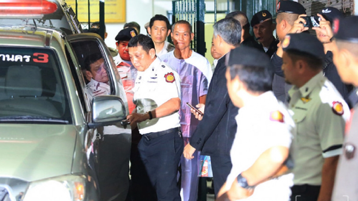 จัดผู้ต้องขังช่วยพยุง "พุทธะอิสระ" จัดผู้ต้องขังช่วยพยุง "พุทธะอิสระ"