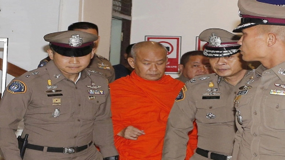"พระธงชัย"เข้าเรือนจำศาลไม่ให้ประกันตัว ! "พระธงชัย"เข้าเรือนจำศาลไม่ให้ประกันตัว !