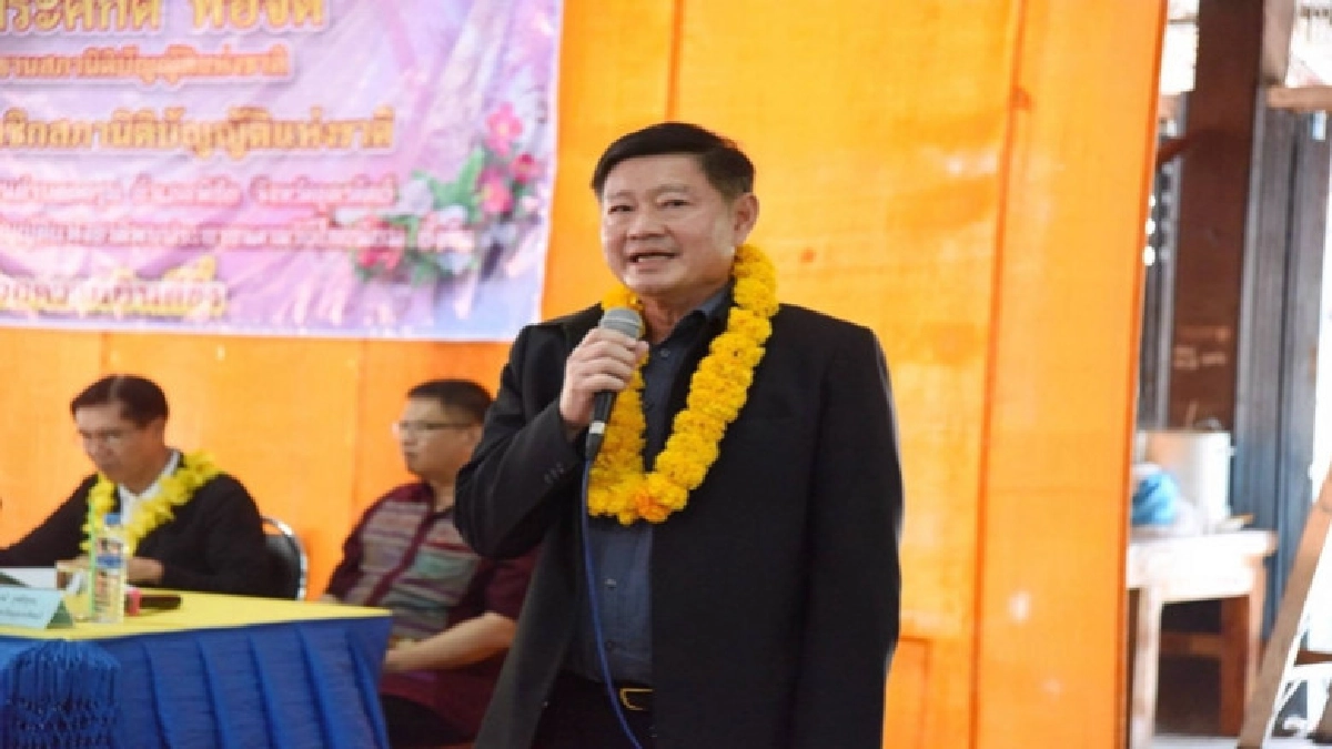 "พีระศักดิ์" ปัด สนช. ลงพื้นที่ หาเสียงแทนรัฐบาล "พีระศักดิ์" ปัด สนช. ลงพื้นที่ หาเสียงแทนรัฐบาล