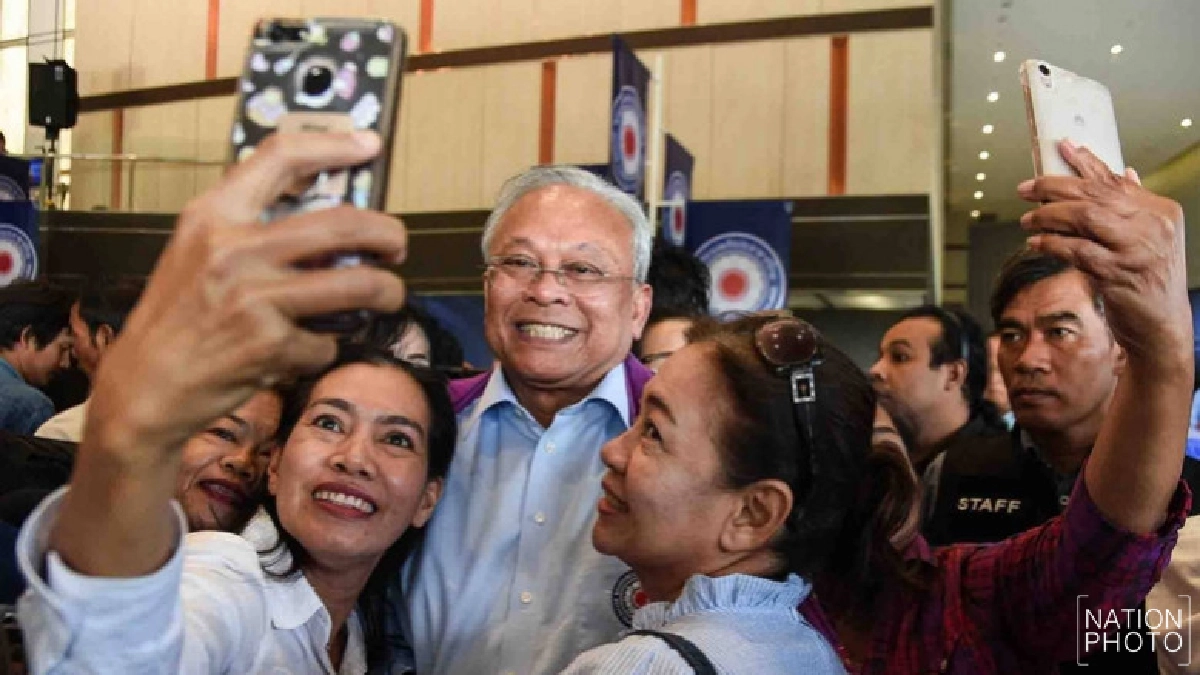 แม่ทัพ 4 บอก "สุเทพ" ตั้งพรรคเป็นเรื่องดี แม่ทัพ 4 บอก "สุเทพ" ตั้งพรรคเป็นเรื่องดี