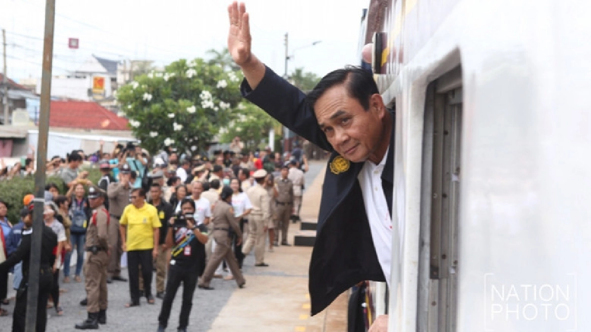 "บิ๊กตู่" เชียร์ "ทีมตราไก่-แซมบ้า" ลุยศึกบอลโลก2018 "บิ๊กตู่" เชียร์ "ทีมตราไก่-แซมบ้า" ลุยศึกบอลโลก2018