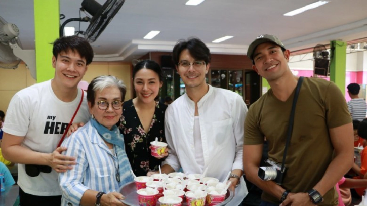 "แม่หนู" สรวงสุดา นำทีม "เกรท - สายไหม" เดินสายทำบุญ