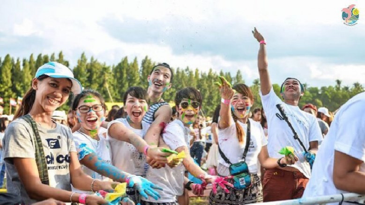 ชมดนตรี สาดสีริมชายหาด Khanom Festival ครั้งที่ 6 ชมดนตรี สาดสีริมชายหาด Khanom Festival ครั้งที่ 6