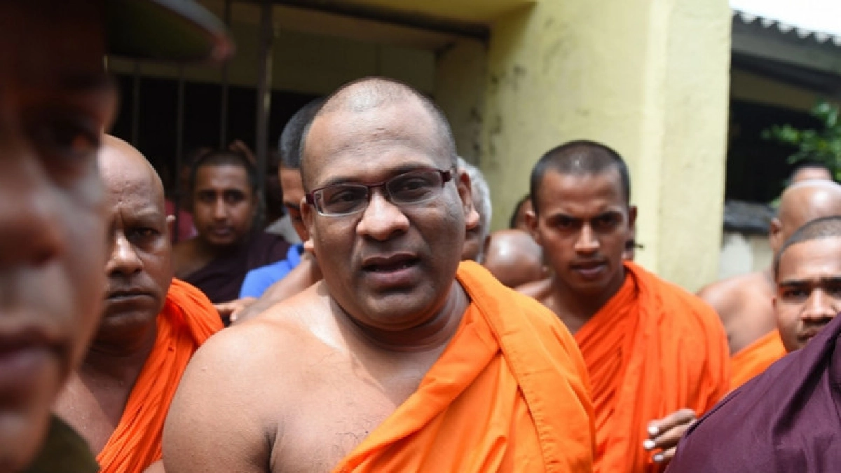 คุก 6 เดือนพระศรีลังกาสุดโต่งคุกคามภรรยานักข่าว 