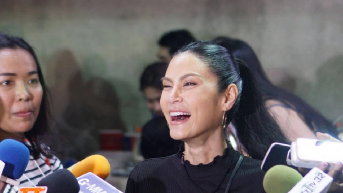 'ปิ่น'ย้ำเป็นคนโลกสวยข้ามผ่านประเด็นดราม่า (คลิป) 'ปิ่น'ย้ำเป็นคนโลกสวยข้ามผ่านประเด็นดราม่า (คลิป)