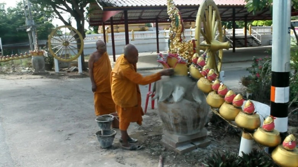 วัดดังอ่างทองไอเดียเก๋นำบาตรพระเก่าสร้างเป็นรั้ววัด วัดดังอ่างทองไอเดียเก๋นำบาตรพระเก่าสร้างเป็นรั้ววัด
