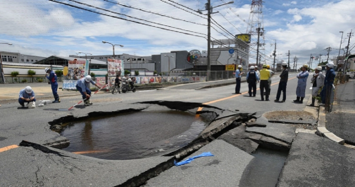 ดินไหวเขย่าโอซากาแรงสุดใน 95 ปี คร่า 9 ขวบ - ชายชรา