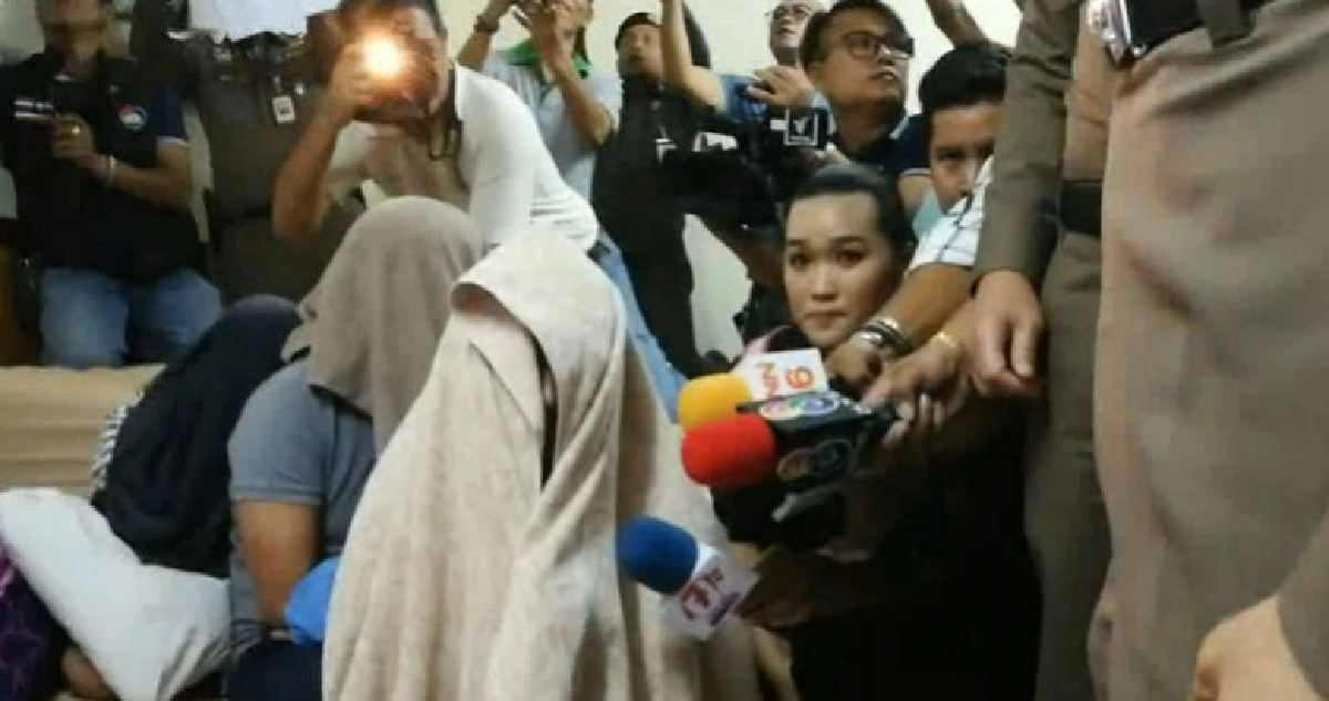บุกจับพนันบอลออนไลน์เงินหมุนเวียน 155 ล้านบาท บุกจับพนันบอลออนไลน์เงินหมุนเวียน 155 ล้านบาท