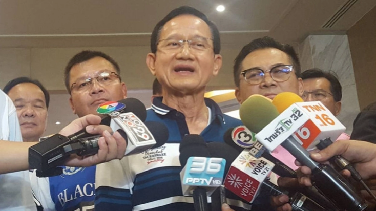 "สมชาย" นำทีม แกนนำเพื่อไทย ออกรอบ กลบข่าวพรรคแตก "สมชาย" นำทีม แกนนำเพื่อไทย ออกรอบ กลบข่าวพรรคแตก