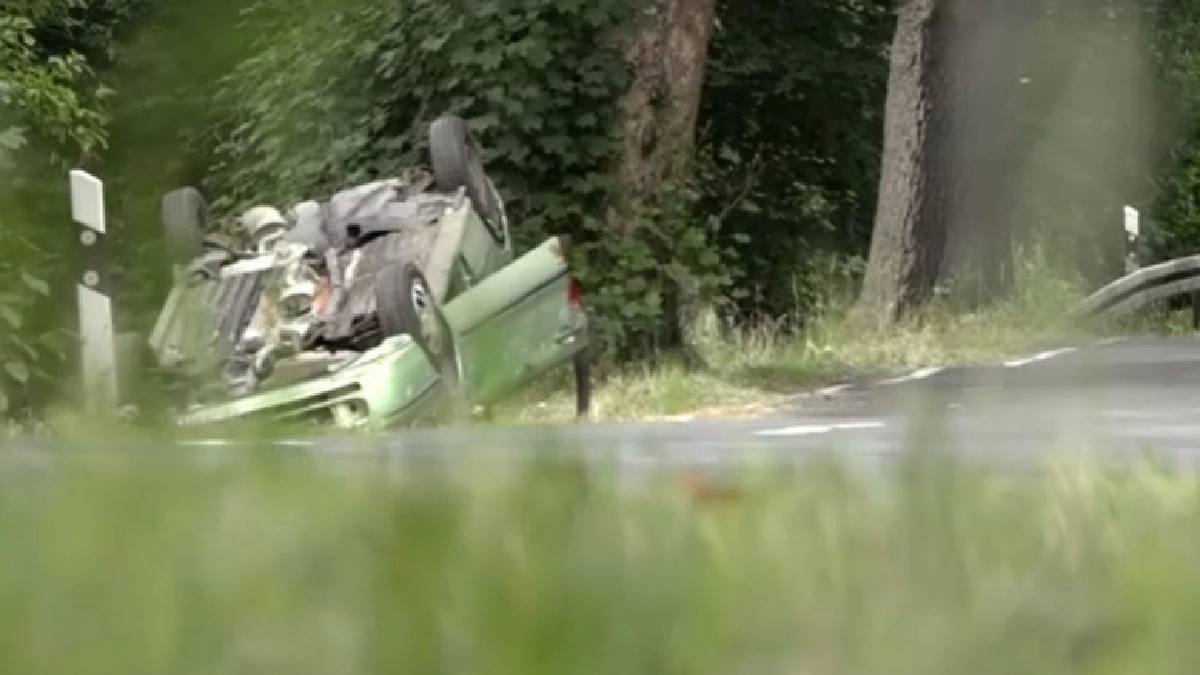 ตร.เยอรมันจัดฉากรถคว่ำทดสอบคนหยุดช่วยเท่าไหร่