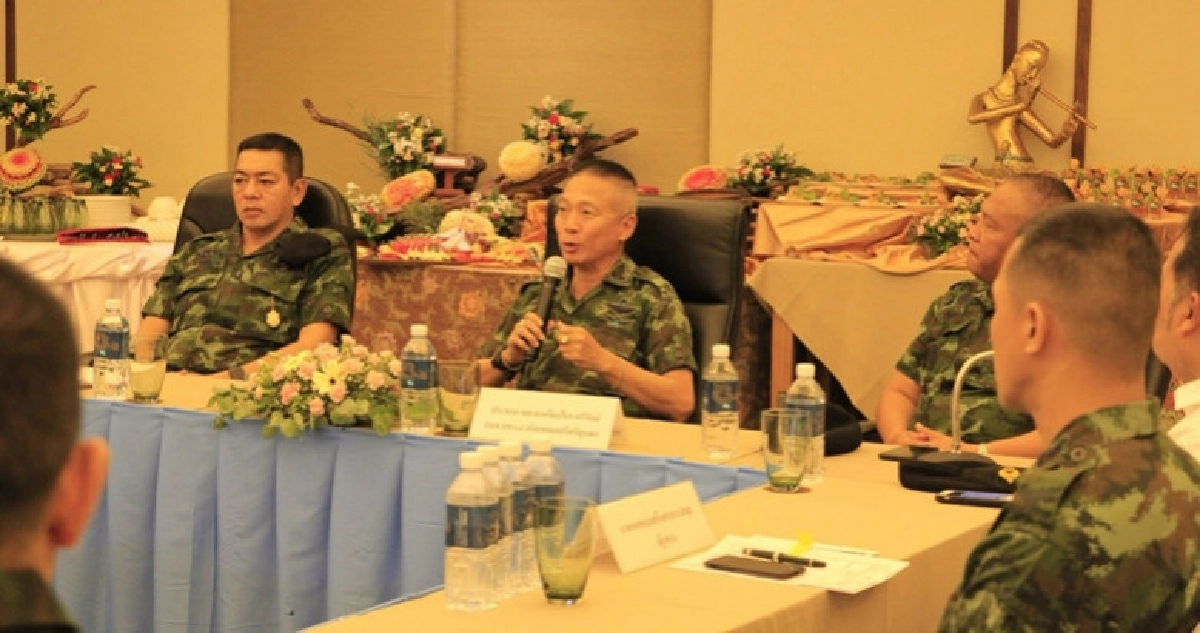 ศปภอ.ทบ.4 รุดเคลียร์ 'หาดเฉวง' ศปภอ.ทบ.4 รุดเคลียร์ 'หาดเฉวง'