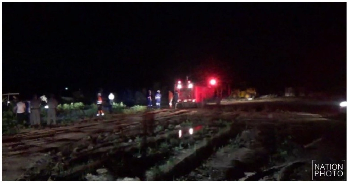 ไฟไหม้แคมป์คนงานก่อสร้างวอด!! ไฟไหม้แคมป์คนงานก่อสร้างวอด!!