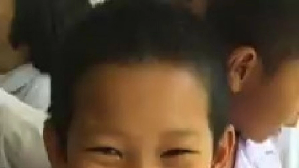 (คลิปข่าว)ดูกันยังเทคนิคให้เด็กกล้าพูดภาษาอังกฤษ สุดยอดครับ (คลิปข่าว)ดูกันยังเทคนิคให้เด็กกล้าพูดภาษาอังกฤษ สุดยอดครับ