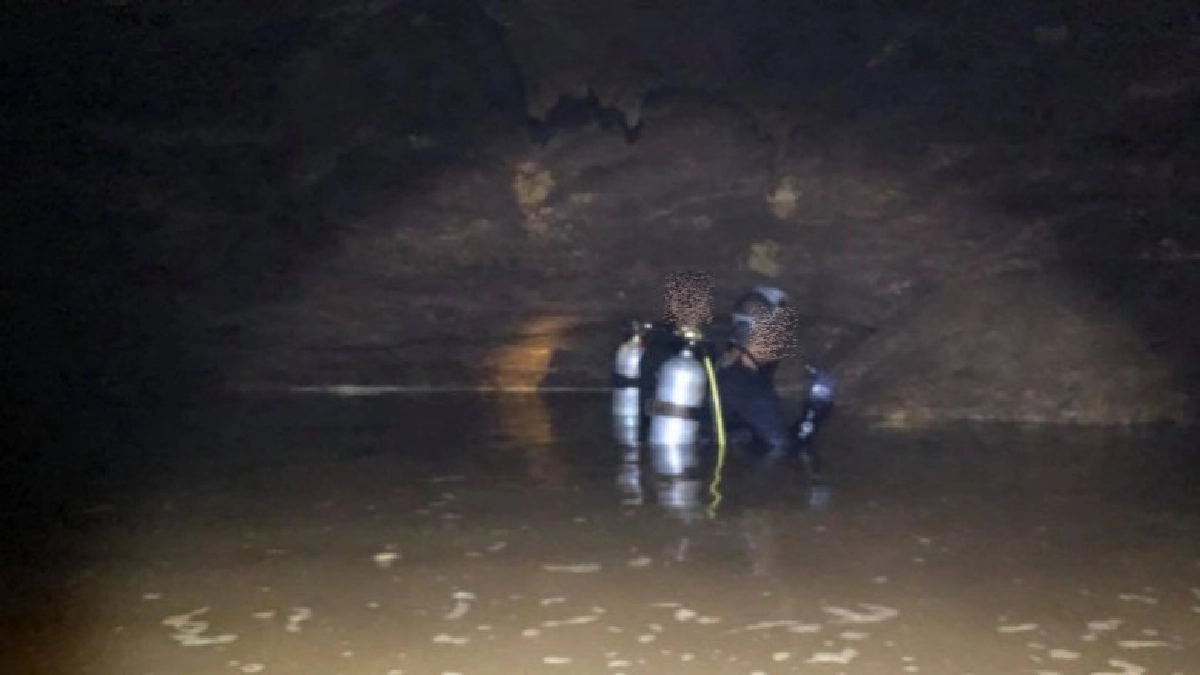 เปิดภาพล่าสุด หน่วยซีล เข้าถ้ำหลวง ช่วยทีมฟุตบอล เปิดภาพล่าสุด หน่วยซีล เข้าถ้ำหลวง ช่วยทีมฟุตบอล